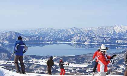 田泽湖滑雪场