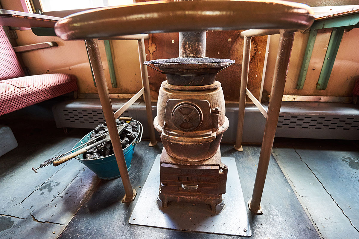 นั่งรถไฟเตาผิงชมความงามในฤดูหนาวบนเส้นทางรถไฟสายซึการุ - ฤดูหนาว | ยินดีต้อนรับสู่โทโฮคุ