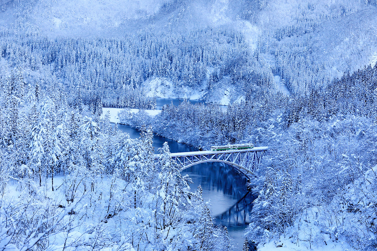ภาพฝันแห่งฤดูเหมันต์จากเส้นทางรถไฟสายทาดามิ - ฤดูหนาว | ยินดีต้อนรับสู่โทโฮคุ