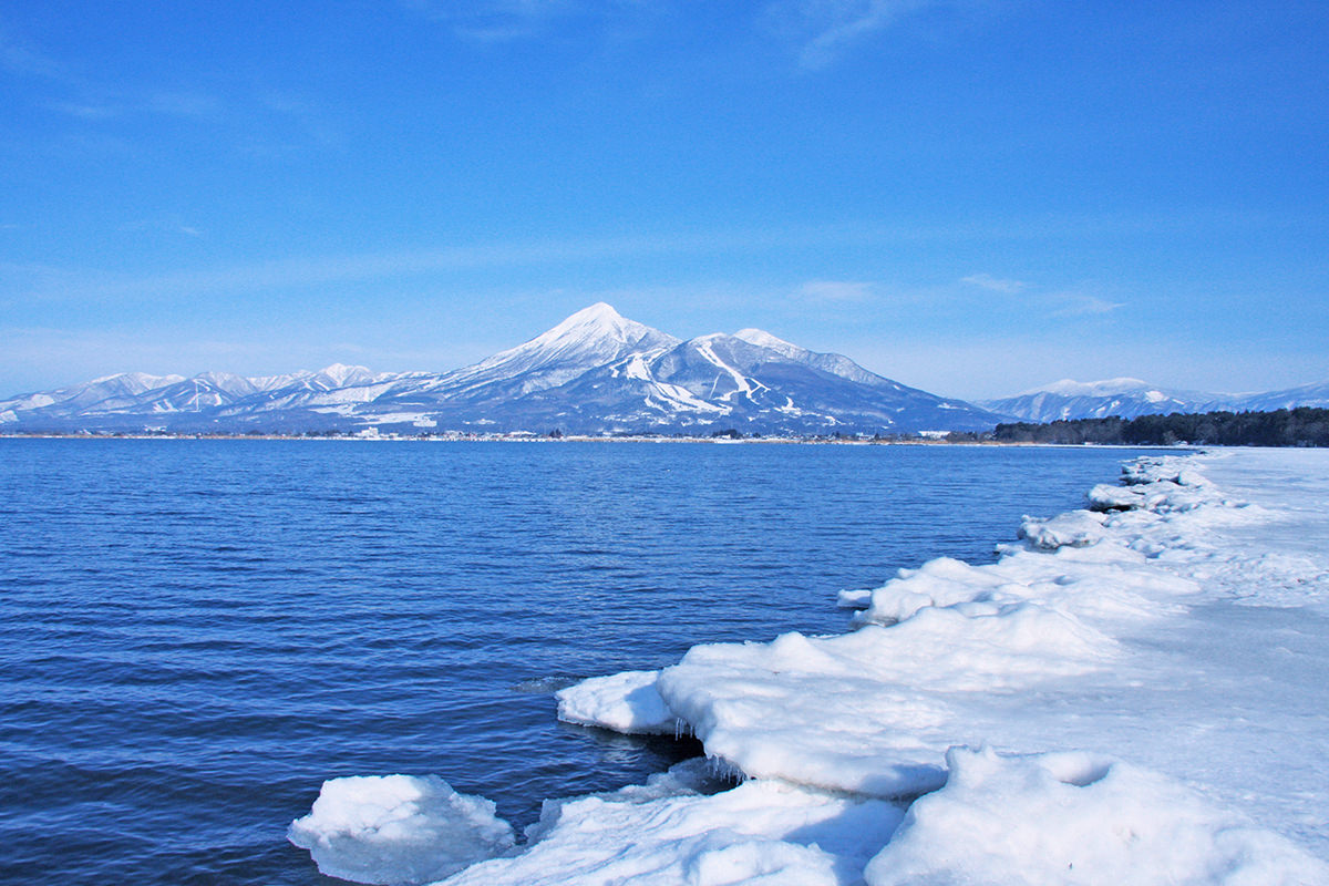 豬苗代湖／白天鵝群聚的天鏡湖 - 冬天 | 日本東北超好玩