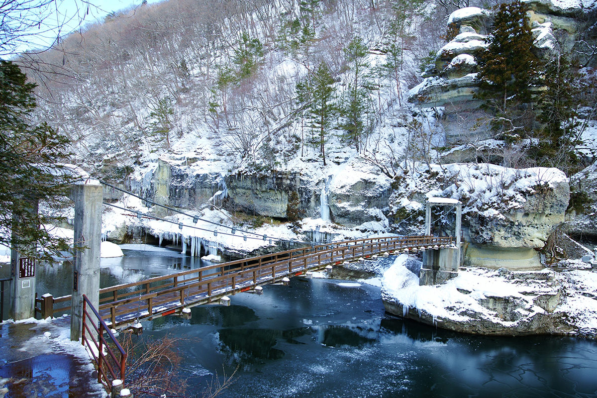 塔之峭壁（塔のへつり）／大自然的鬼斧神工 - 冬天 | 日本東北超好玩